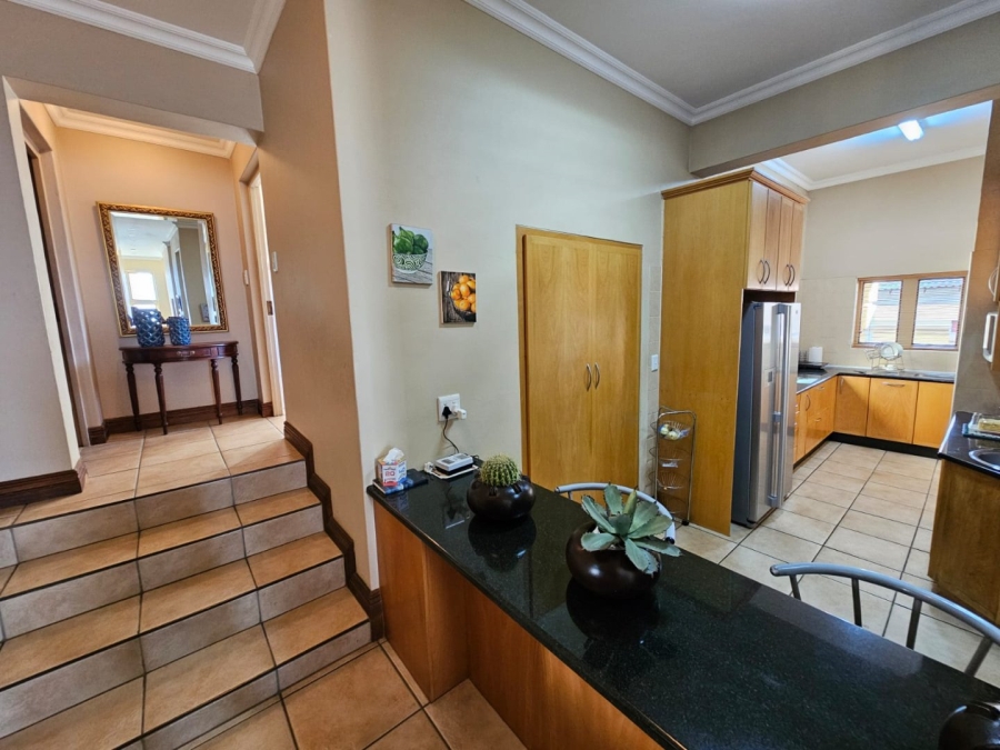 5 Bedroom Property for Sale in Moreleta Park Gauteng