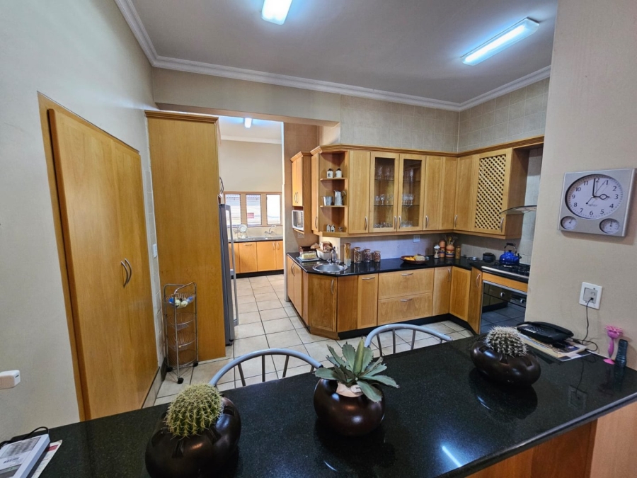 5 Bedroom Property for Sale in Moreleta Park Gauteng