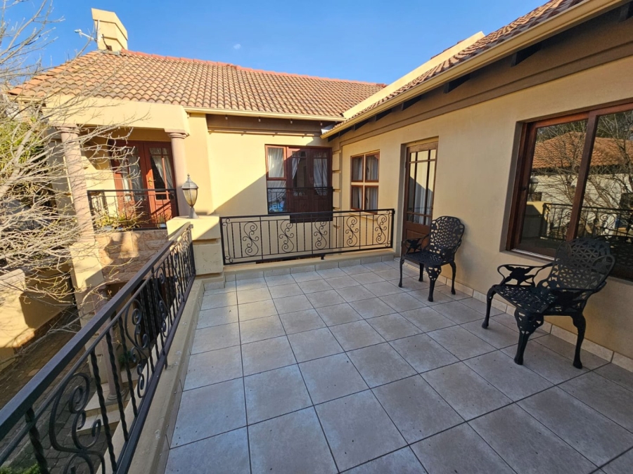 5 Bedroom Property for Sale in Moreleta Park Gauteng