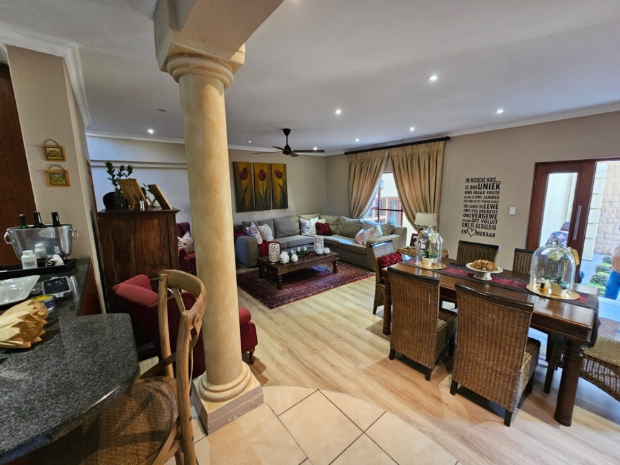 5 Bedroom Property for Sale in Moreleta Park Gauteng