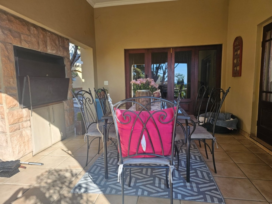5 Bedroom Property for Sale in Moreleta Park Gauteng
