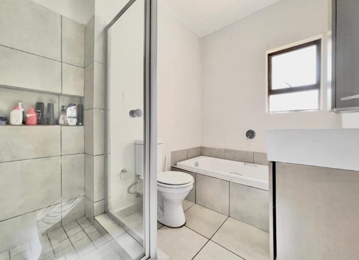 2 Bedroom Property for Sale in Broadacres Gauteng