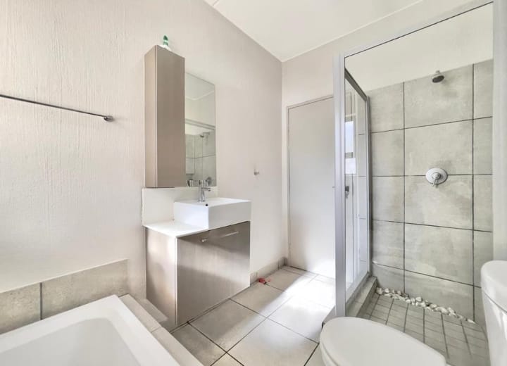 2 Bedroom Property for Sale in Broadacres Gauteng