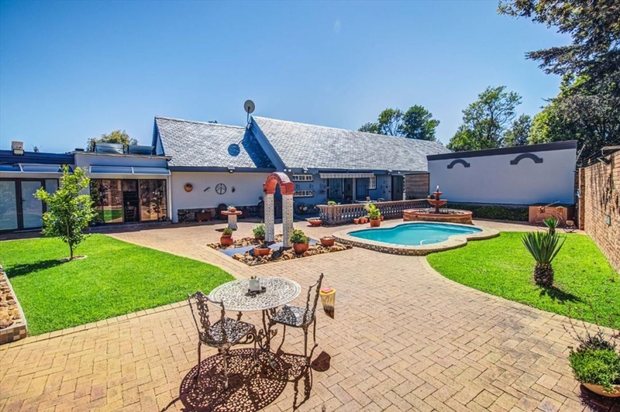 4 Bedroom Property for Sale in Aston Manor Gauteng