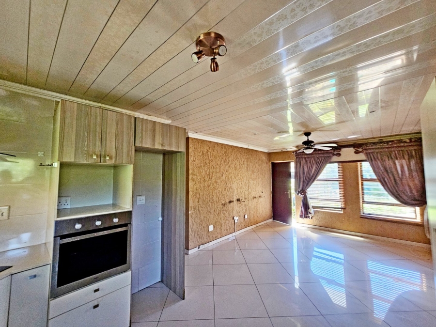 3 Bedroom Property for Sale in Rhodesfield Gauteng