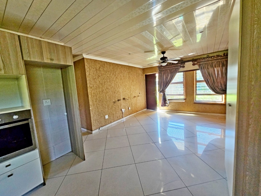 3 Bedroom Property for Sale in Rhodesfield Gauteng