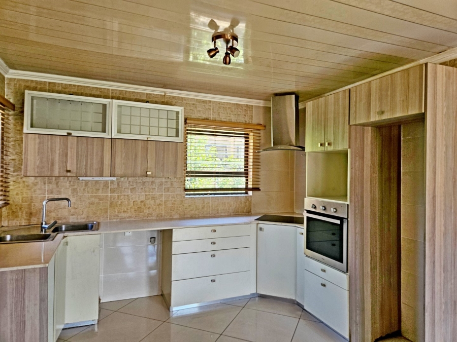 3 Bedroom Property for Sale in Rhodesfield Gauteng