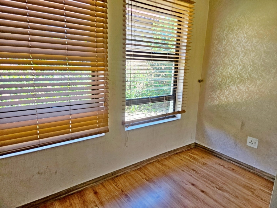 3 Bedroom Property for Sale in Rhodesfield Gauteng