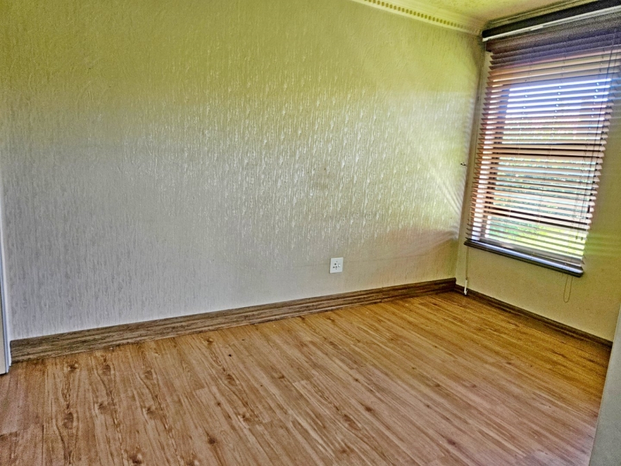 3 Bedroom Property for Sale in Rhodesfield Gauteng