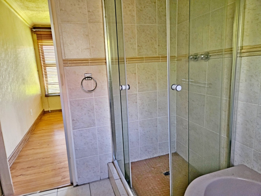 3 Bedroom Property for Sale in Rhodesfield Gauteng