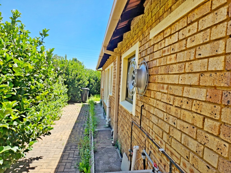 3 Bedroom Property for Sale in Rhodesfield Gauteng