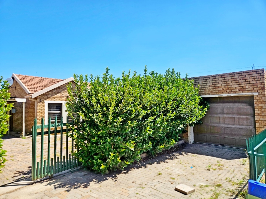 3 Bedroom Property for Sale in Rhodesfield Gauteng