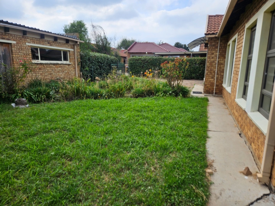 3 Bedroom Property for Sale in Rhodesfield Gauteng