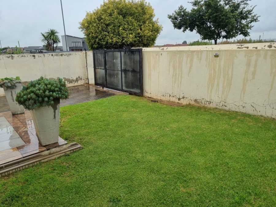 3 Bedroom Property for Sale in Windmill Park Gauteng