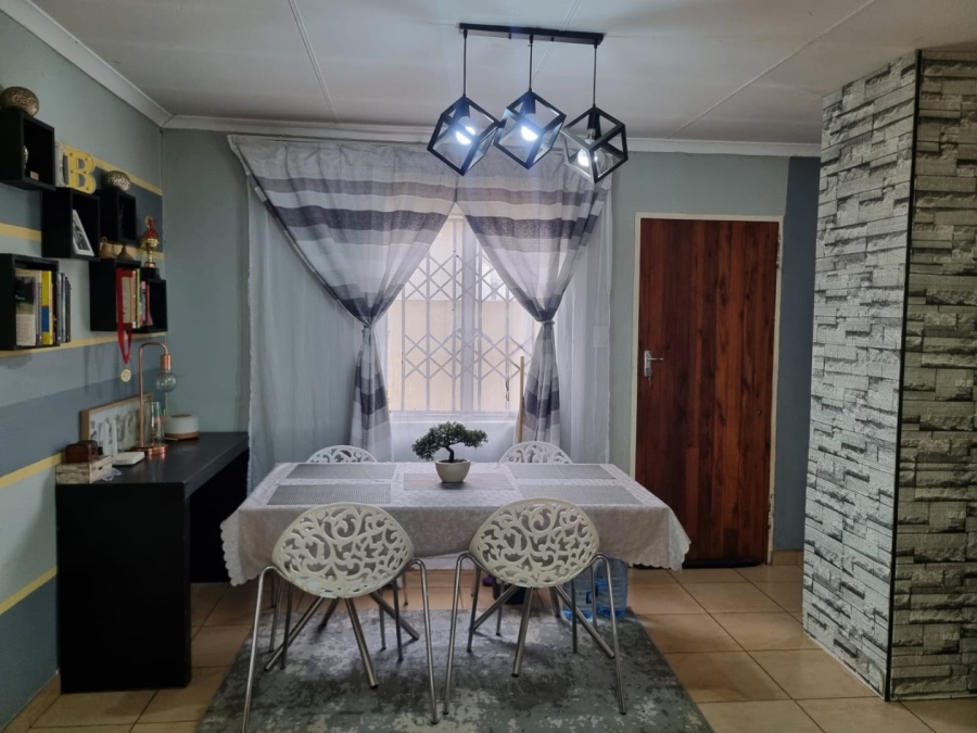 3 Bedroom Property for Sale in Windmill Park Gauteng