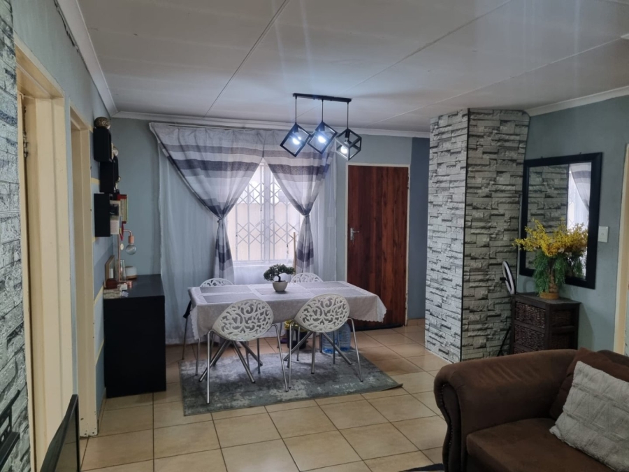 3 Bedroom Property for Sale in Windmill Park Gauteng