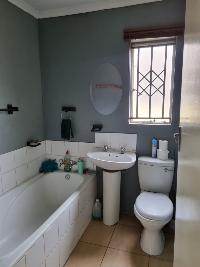 3 Bedroom Property for Sale in Windmill Park Gauteng