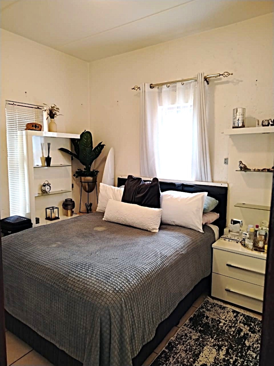 2 Bedroom Property for Sale in Amorosa Gauteng