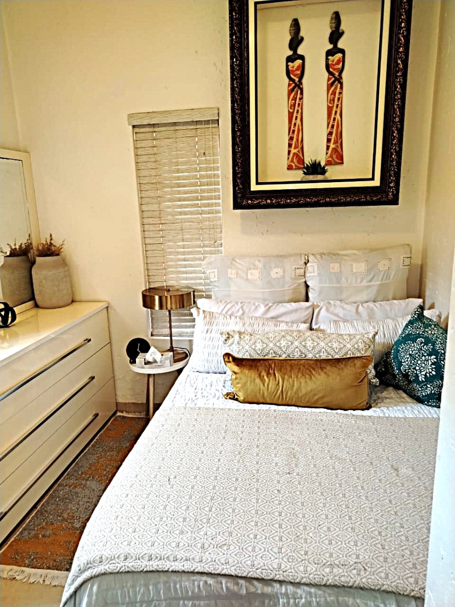 2 Bedroom Property for Sale in Amorosa Gauteng