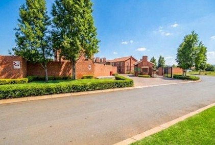 2 Bedroom Property for Sale in Amorosa Gauteng