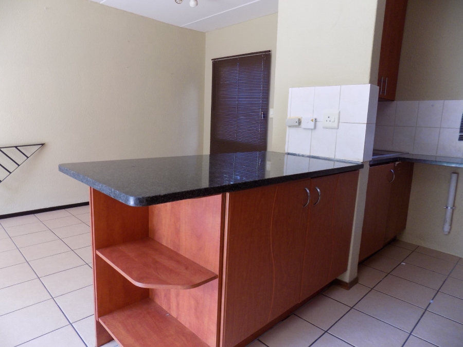 2 Bedroom Property for Sale in Halfway Gardens Gauteng