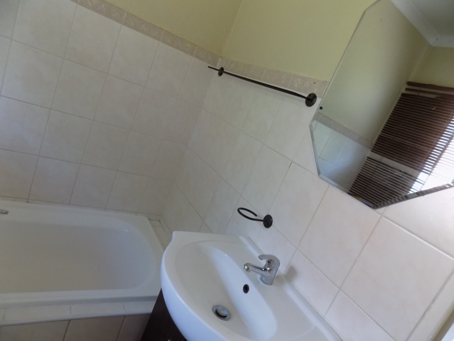 2 Bedroom Property for Sale in Halfway Gardens Gauteng