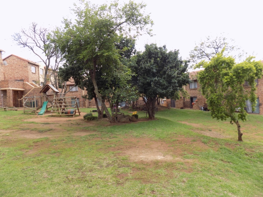 2 Bedroom Property for Sale in Halfway Gardens Gauteng