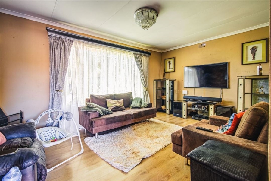 4 Bedroom Property for Sale in Bonaero Park Gauteng