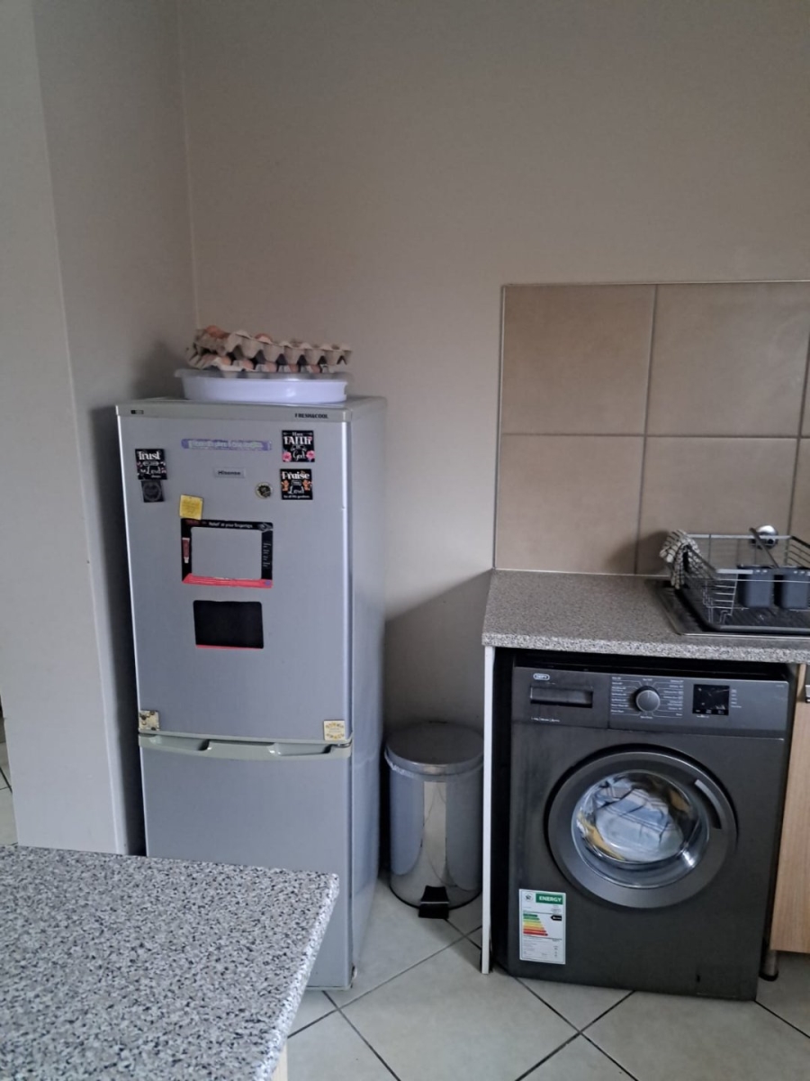 2 Bedroom Property for Sale in Monavoni Gauteng