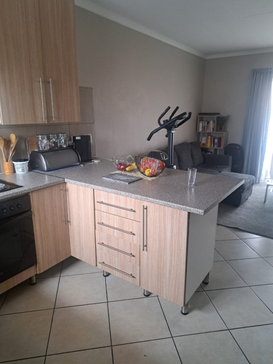 2 Bedroom Property for Sale in Monavoni Gauteng