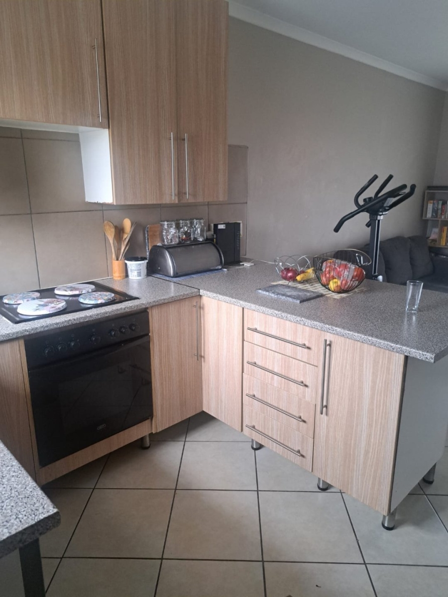 2 Bedroom Property for Sale in Monavoni Gauteng