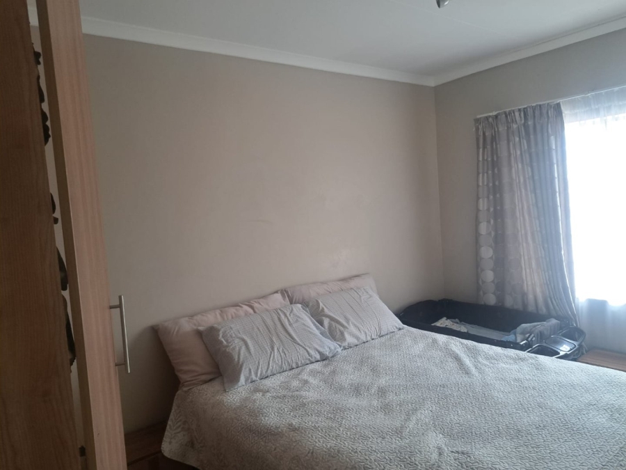 2 Bedroom Property for Sale in Monavoni Gauteng