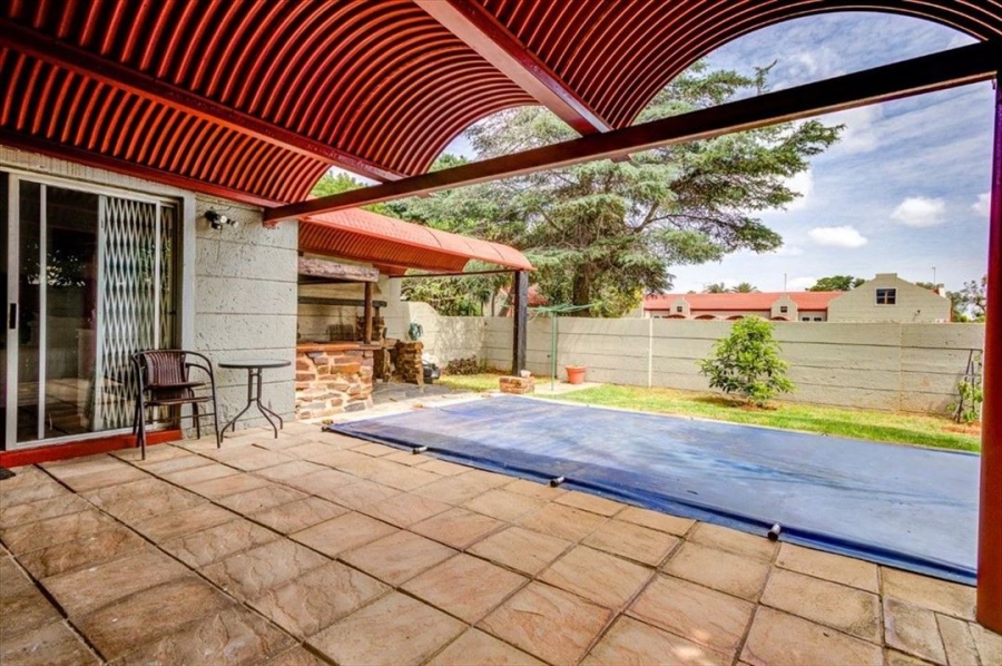 3 Bedroom Property for Sale in Birchleigh North Gauteng