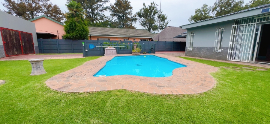 4 Bedroom Property for Sale in Risiville Gauteng