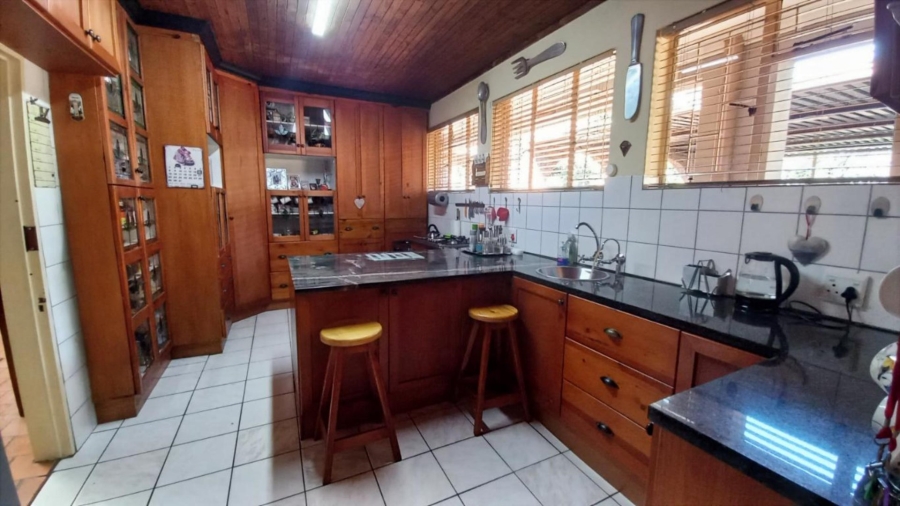 5 Bedroom Property for Sale in Eldoraigne Gauteng