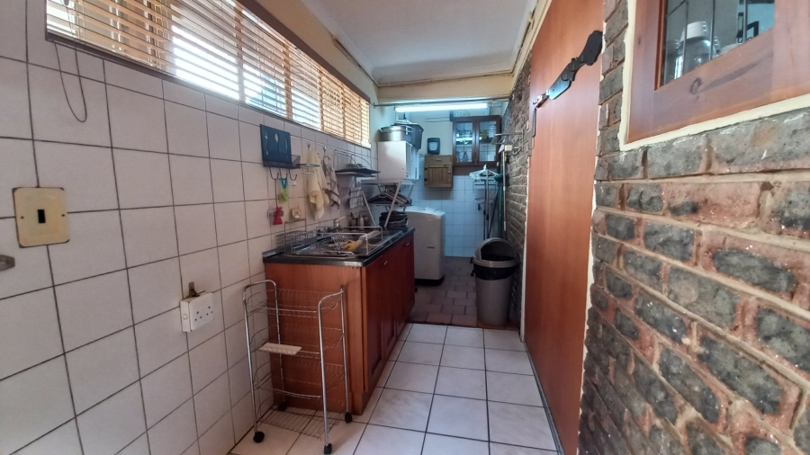 5 Bedroom Property for Sale in Eldoraigne Gauteng
