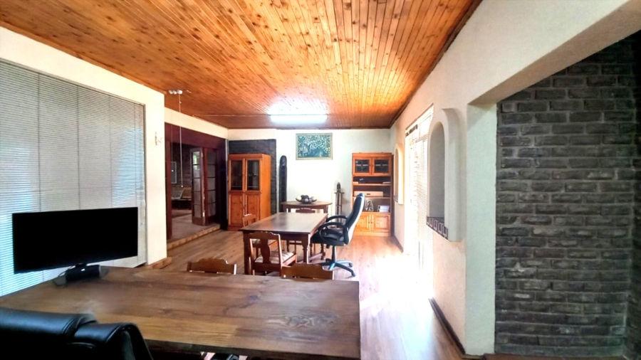 5 Bedroom Property for Sale in Eldoraigne Gauteng