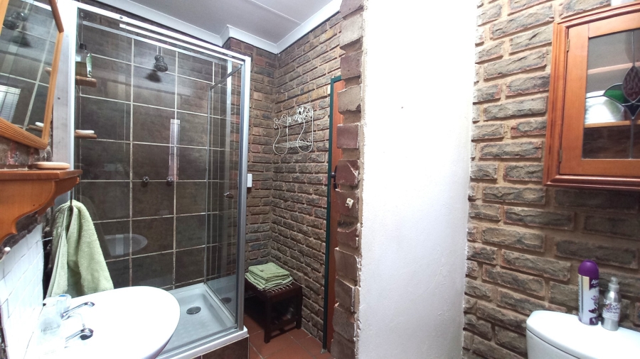 5 Bedroom Property for Sale in Eldoraigne Gauteng