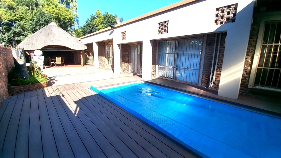 5 Bedroom Property for Sale in Eldoraigne Gauteng