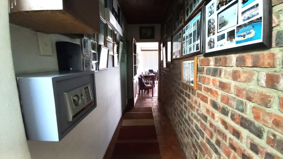 5 Bedroom Property for Sale in Eldoraigne Gauteng