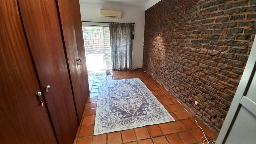 5 Bedroom Property for Sale in Eldoraigne Gauteng