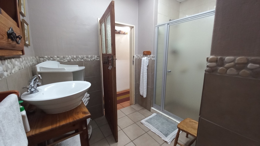 5 Bedroom Property for Sale in Eldoraigne Gauteng