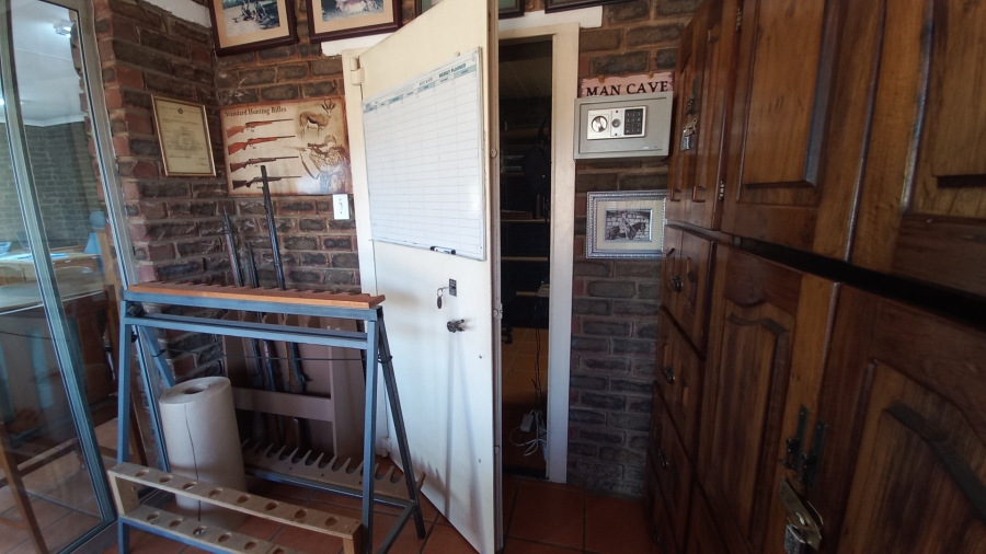 5 Bedroom Property for Sale in Eldoraigne Gauteng