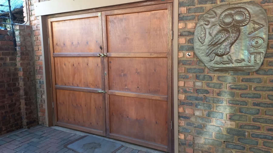5 Bedroom Property for Sale in Eldoraigne Gauteng