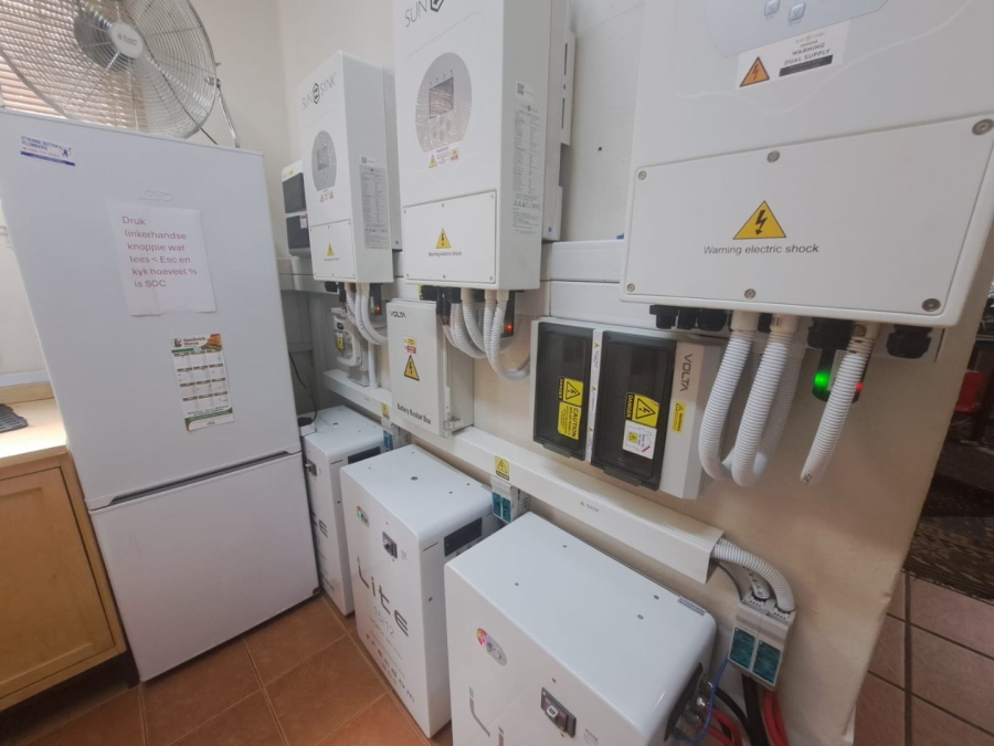 5 Bedroom Property for Sale in Eldoraigne Gauteng