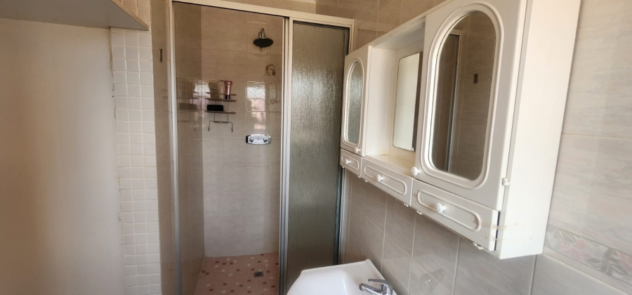 4 Bedroom Property for Sale in Lenasia South Gauteng