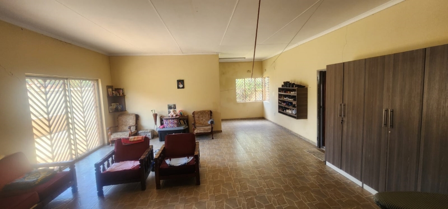 4 Bedroom Property for Sale in Lenasia South Gauteng