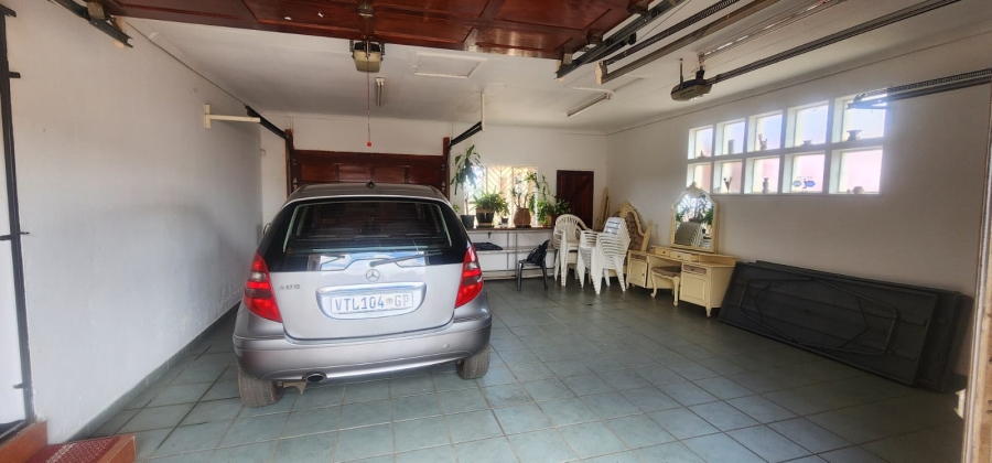 4 Bedroom Property for Sale in Lenasia South Gauteng