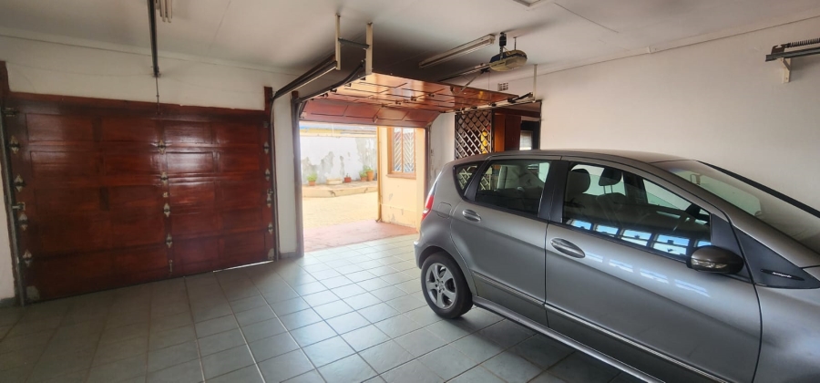 4 Bedroom Property for Sale in Lenasia South Gauteng