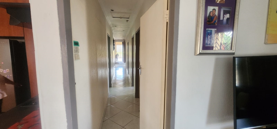 4 Bedroom Property for Sale in Lenasia South Gauteng